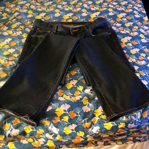 Armani Exchange  👖